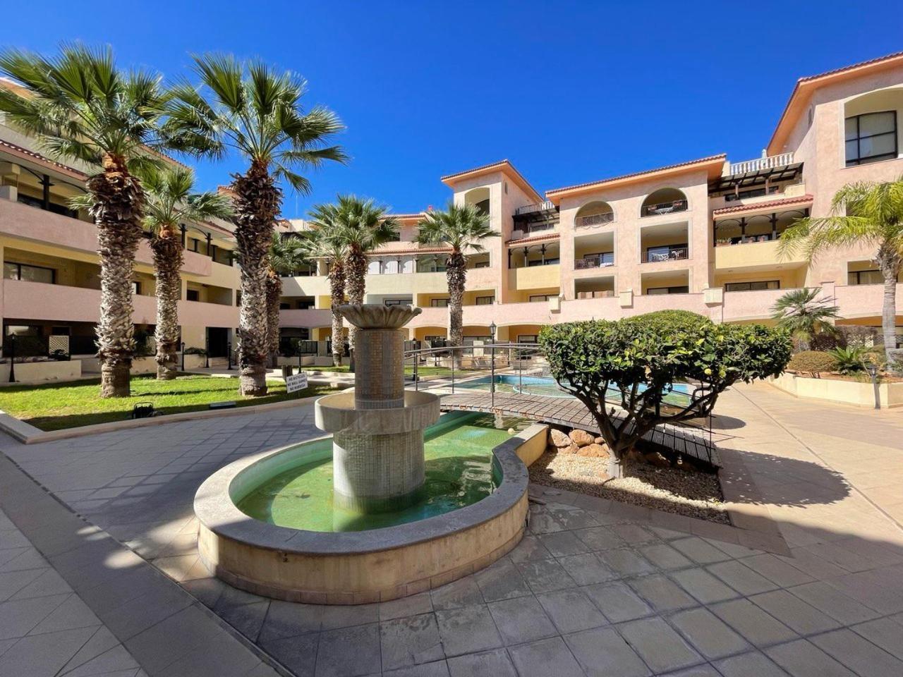 Queens Gardens Paphos Buitenkant foto